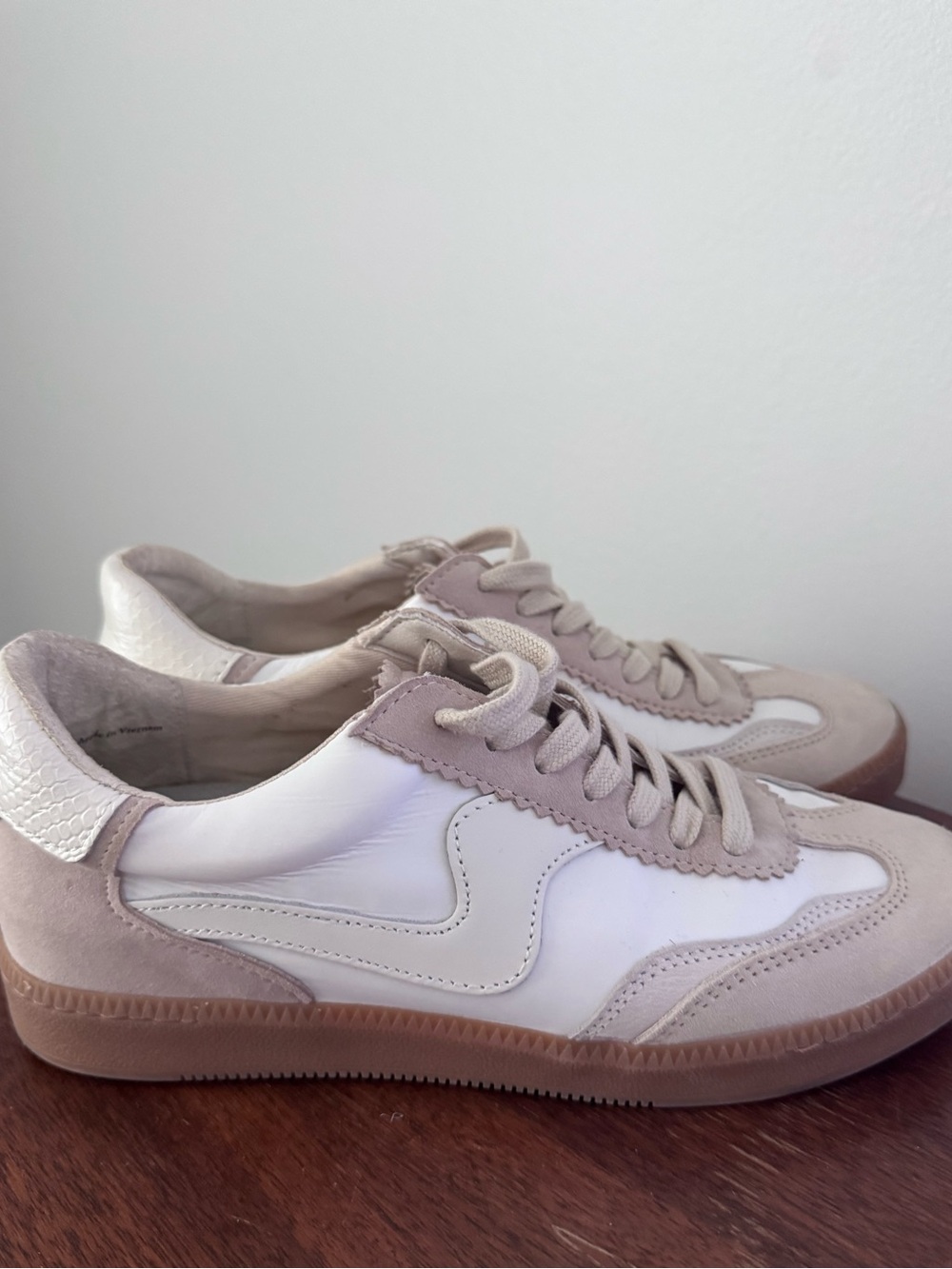 Dolce Vita  Notice Women's White and Beige Low-Top Sneakers